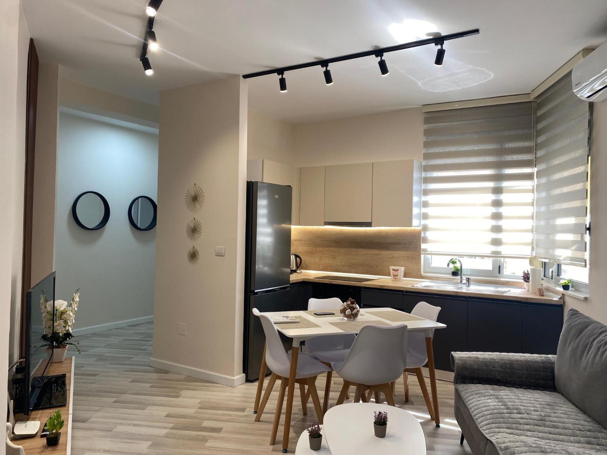 Central Cozy Apartment ติรานา ภายนอก รูปภาพ