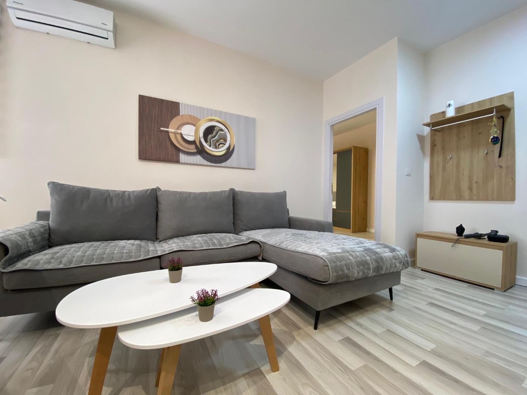Central Cozy Apartment ติรานา ภายนอก รูปภาพ