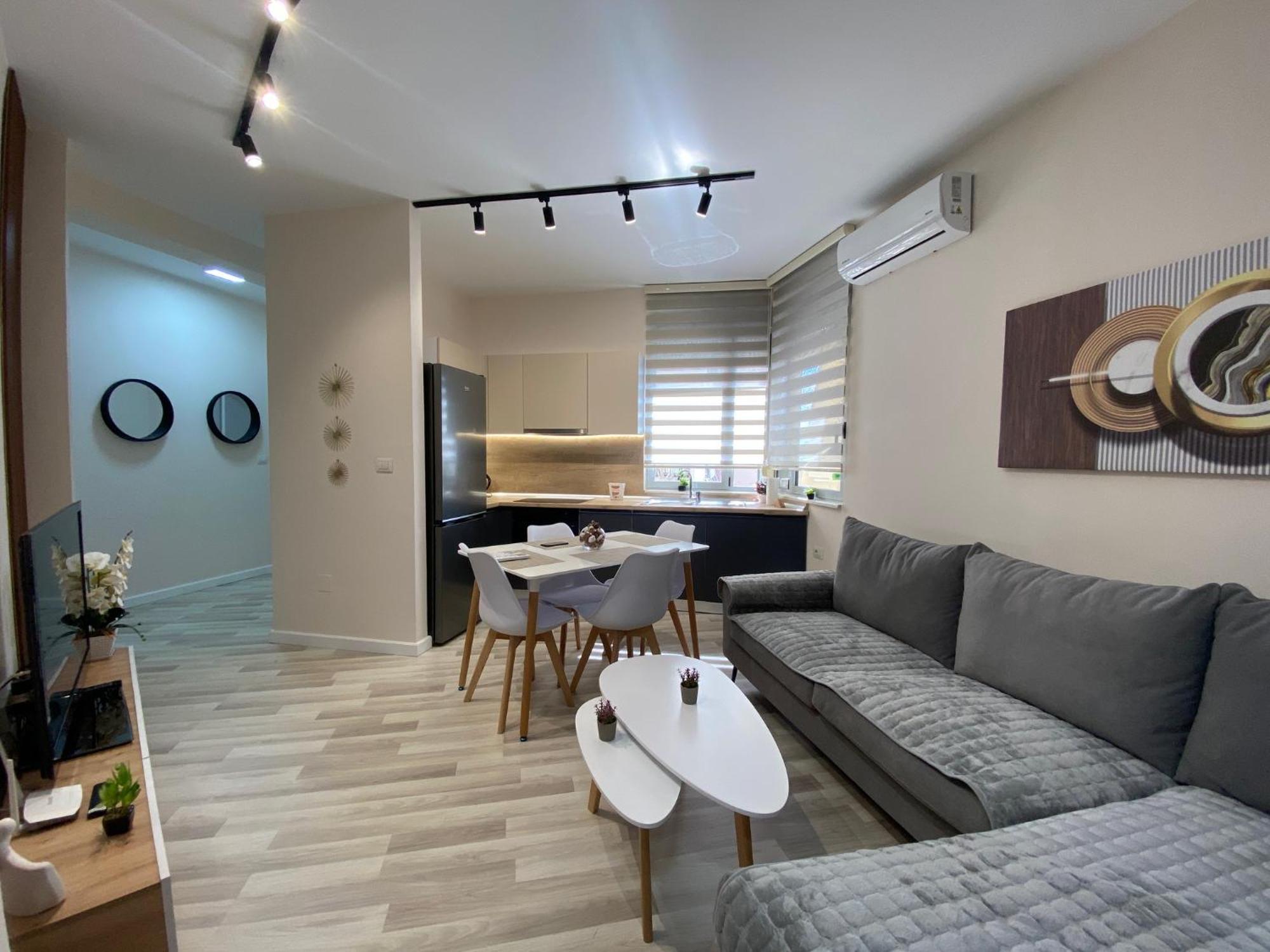Central Cozy Apartment ติรานา ภายนอก รูปภาพ